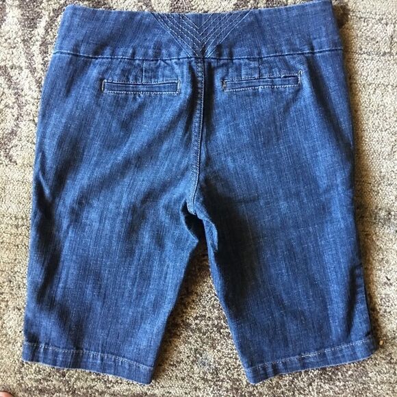 Ron & Ali High waisted walking shorts Size 6 - Picture 4 of 5